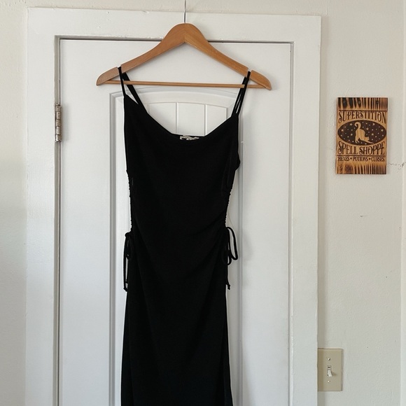 Size Medium Inspired Hearts Black Sheath Mini Dress Spaghetti Strap Cut-out - Picture 1 of 5